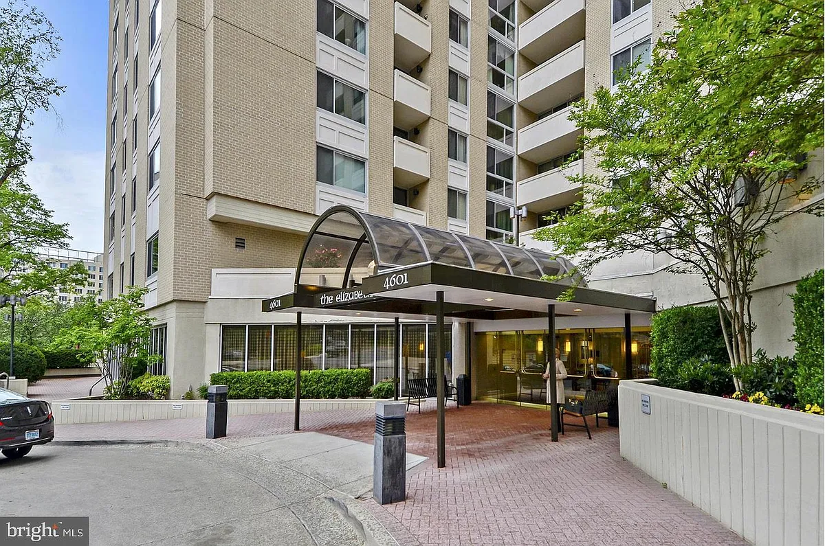 Building Photo - 4601 N Park 207 #G