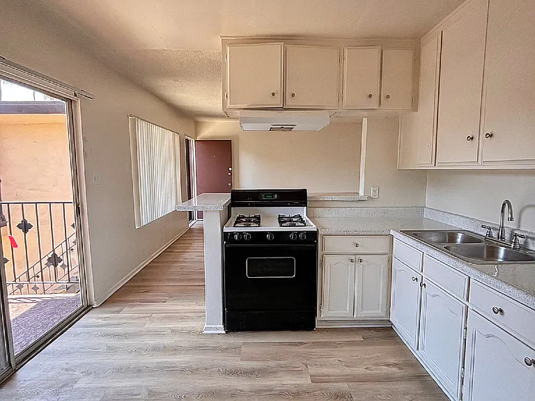 11023 California Ave #K — Photo 4