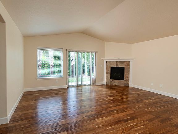 4th image of 63205 NE Jimbo Ln