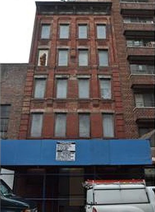1st image of 302 E 95th St