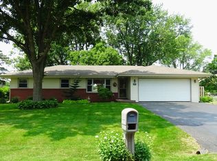 2811 Woodside Dr, Rockford, IL 61109