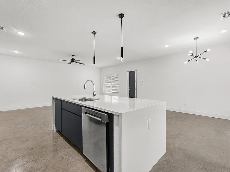3008 Alpha Wolf Ct — Photo 11