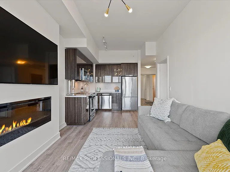 30 Shore Breeze Dr #1422 — Photo 11