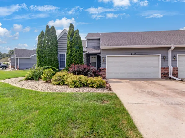 810 Pheasant Dr, Crown Point, IN 46307