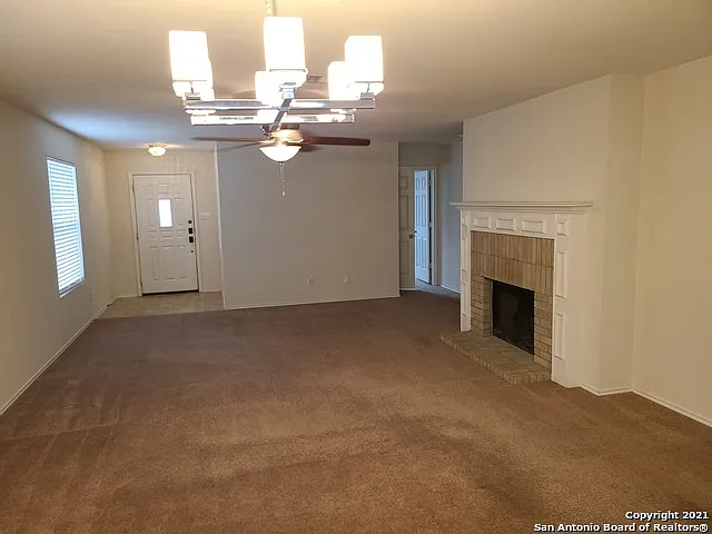 3 bed, 2.0 bath, 1608 sqft, $1,700 — Photo 4