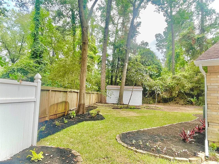 3126 Village Woods Dr — Photo 17