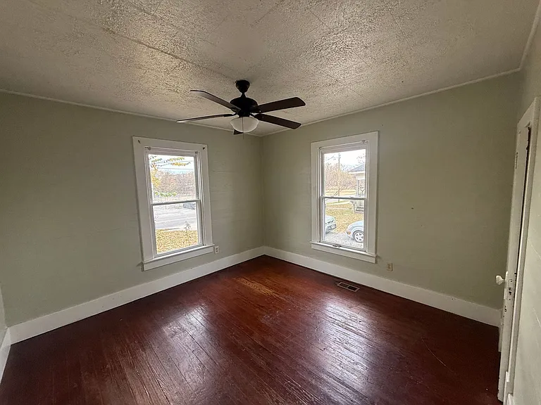 1300 Aggie Rd — Photo 8