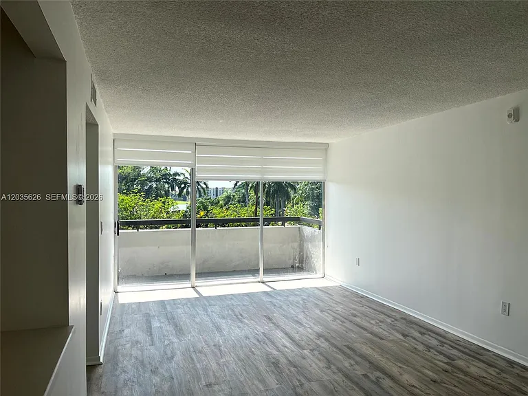 802 NW 87th Ave #321 — Photo 40