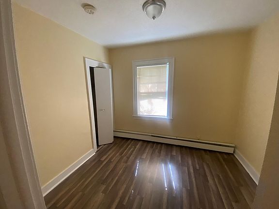 4th image of 113 Cherry Ann St Front 1