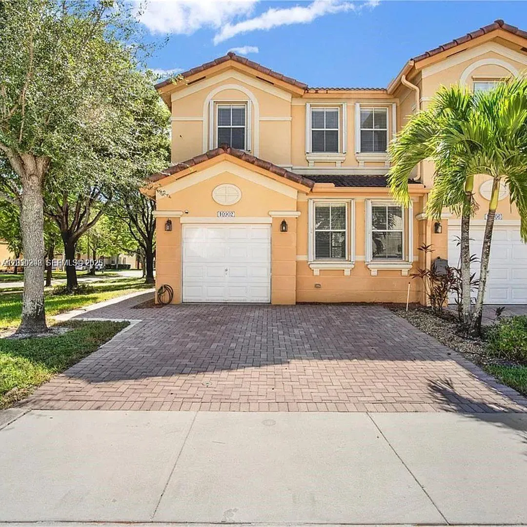 Island At Doral 1st Addn — Photo 1