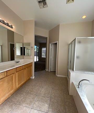 5th image of 4413 E Palmdale Ln