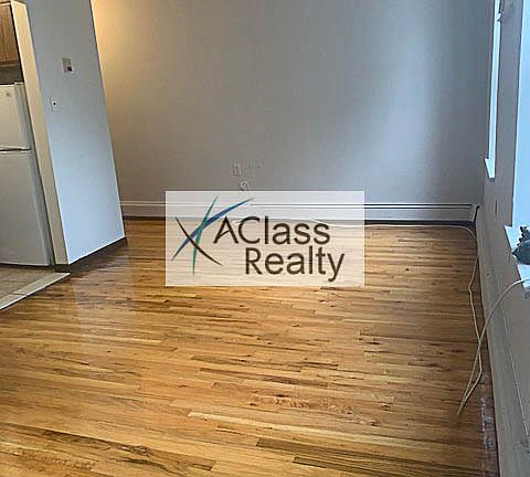 3rd image of 33-14 Ditmars Blvd #2R