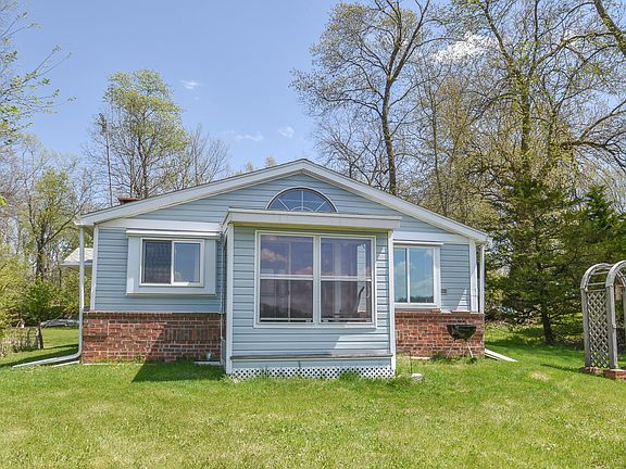 2nd image of 414 River Rd