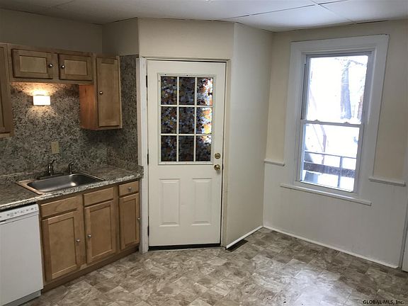 3rd image of 89 Park Ave #1