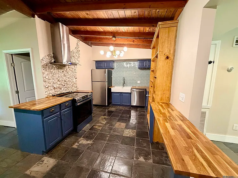 26084 Pichon Rd — Photo 3