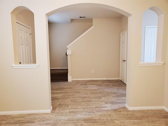 3rd image of 11728 Jelicoe Dr