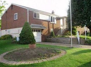 1169 Cascade Dr, Homestead, PA