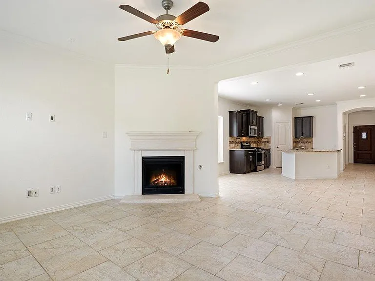 370 Vermilion Marble Trl — Photo 3