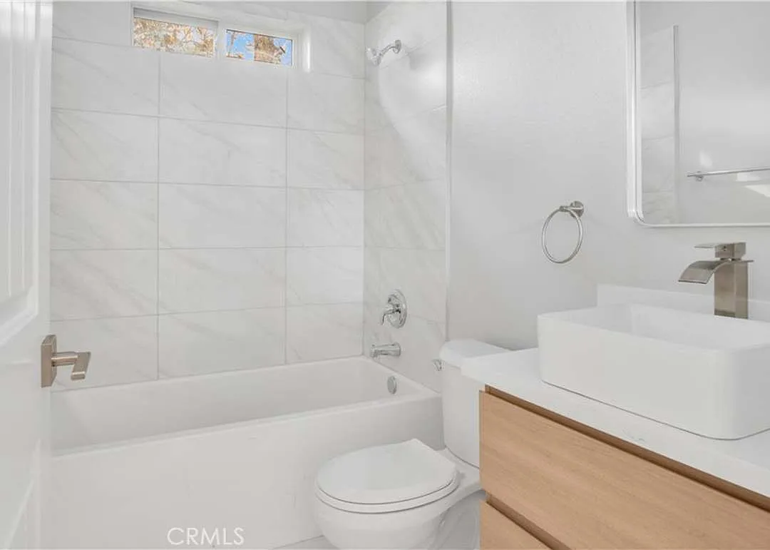 3 bed, 2.5 bath, 1500 sqft, $3,100 — Photo 3