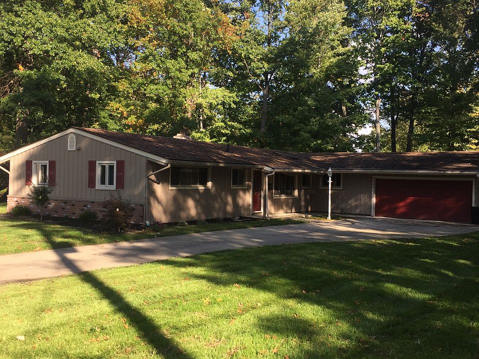 1st image of 2465 Elmwood Dr