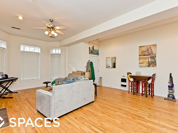 4th image of 2049 N Sheffield Ave #1SRE