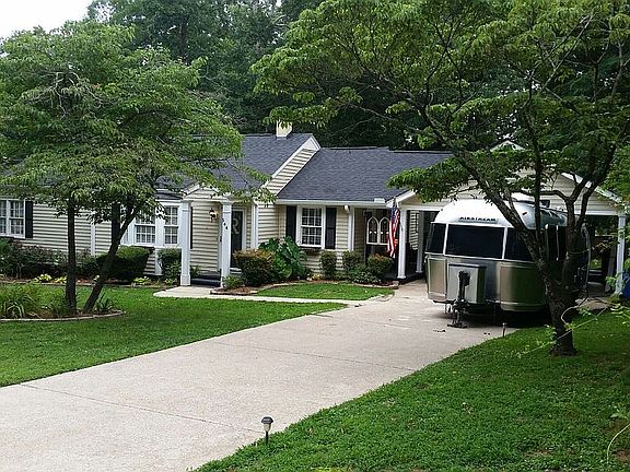 2nd image of 544 Stillwood Dr