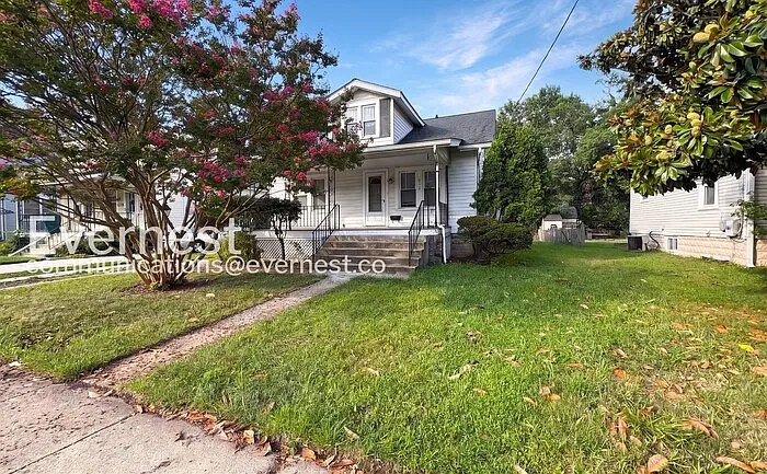 3 bed, 2.0 bath, 2230 sqft, $2,200 — Photo 1