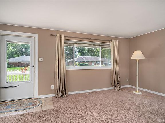 4th image of 253 Ironwood Dr