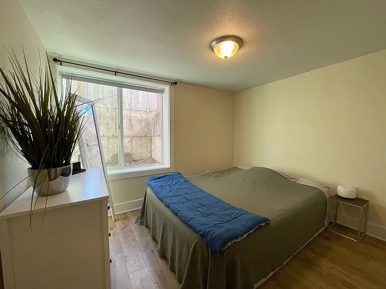 210 N Failing St — Photo 8