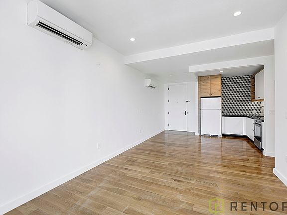 4th image of 1875 Atlantic Ave APT 3E