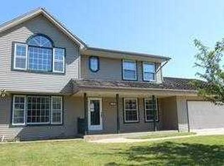 31034 Lake Pointe Ct, Waterford, WI 53185