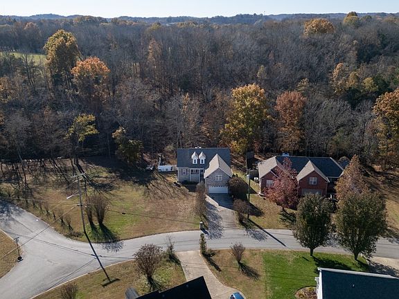 5th image of 131 Brookview Cir