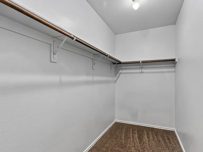 516 E Hazelwood St #A — Photo 22