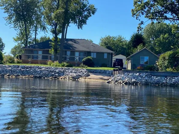 3382 S Willow Rd, Sturgeon Bay, WI 54235