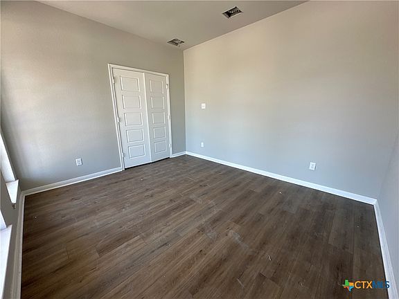 4th image of 941 James Parker Cir