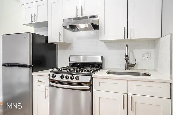 Rented by MNS Marketing | media 4