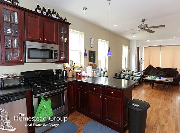 3rd image of 2439 W Homer St #_one_1