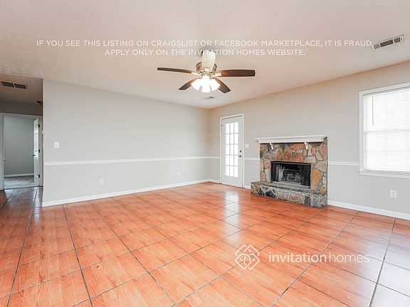 3rd image of 2449 Windridge Dr NE