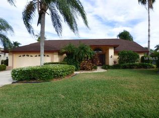 4949 Fallcrest Cir, Sarasota, FL 34233