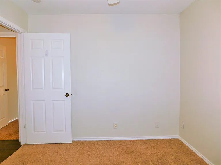 3008 Anysa Ln — Photo 13