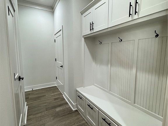 5th image of 6109 S 41st St
