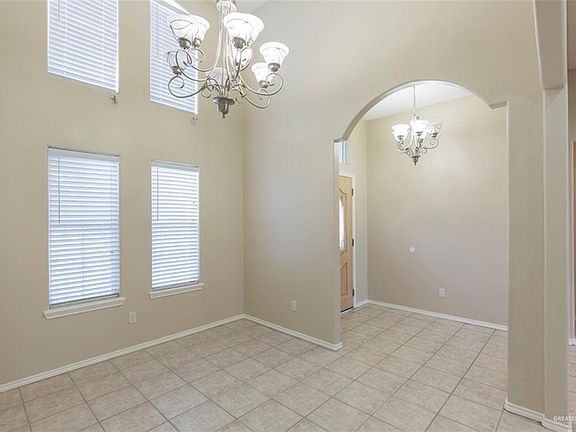 4th image of 1620 Armagoza Dr
