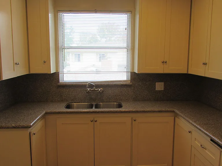 1149 E Carson St #9 — Photo 7