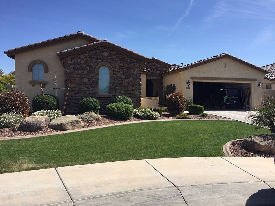 Lush Front landscaping