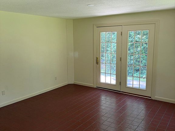 5th image of 16 Flint Rd