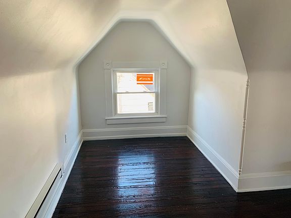 3rd image of 320 Gaston Ave #3