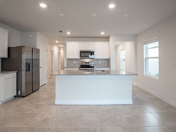 5th image of 5142 Royal Point Ave