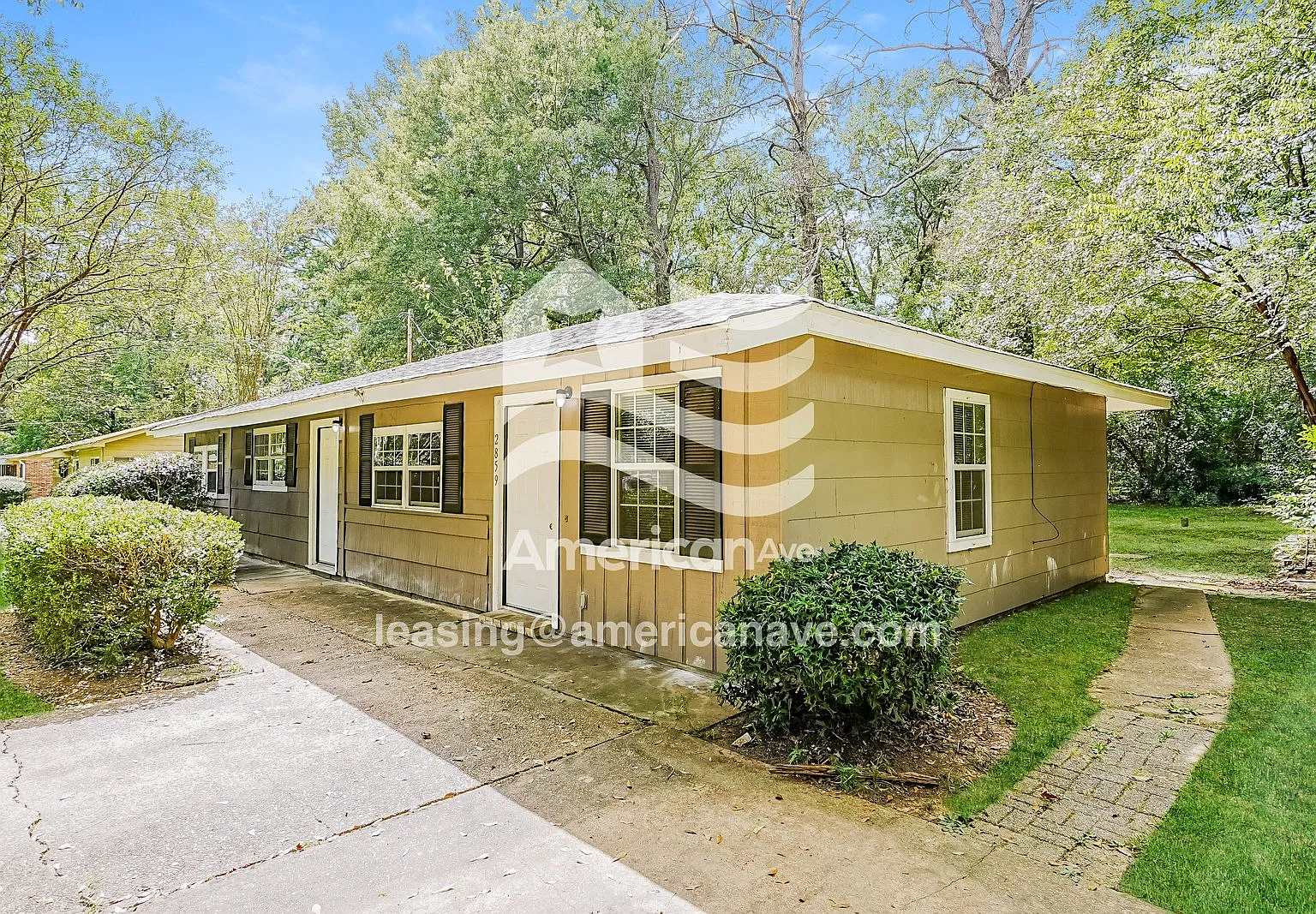 3 bed, 1.0 bath, 1319 sqft, $918 — Photo 2