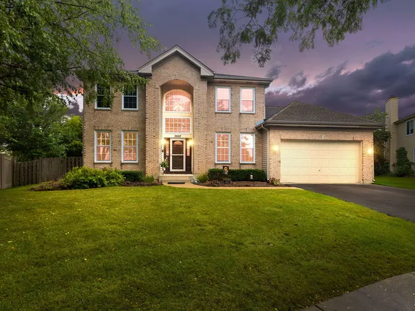 2607 W Westwood Ct, Carpentersville, IL 60110