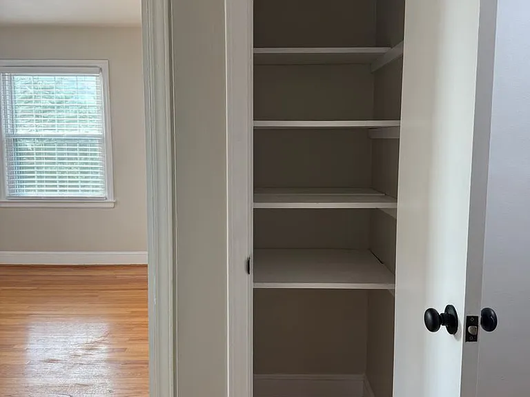 2314 Wycliffe Ave SW — Photo 14